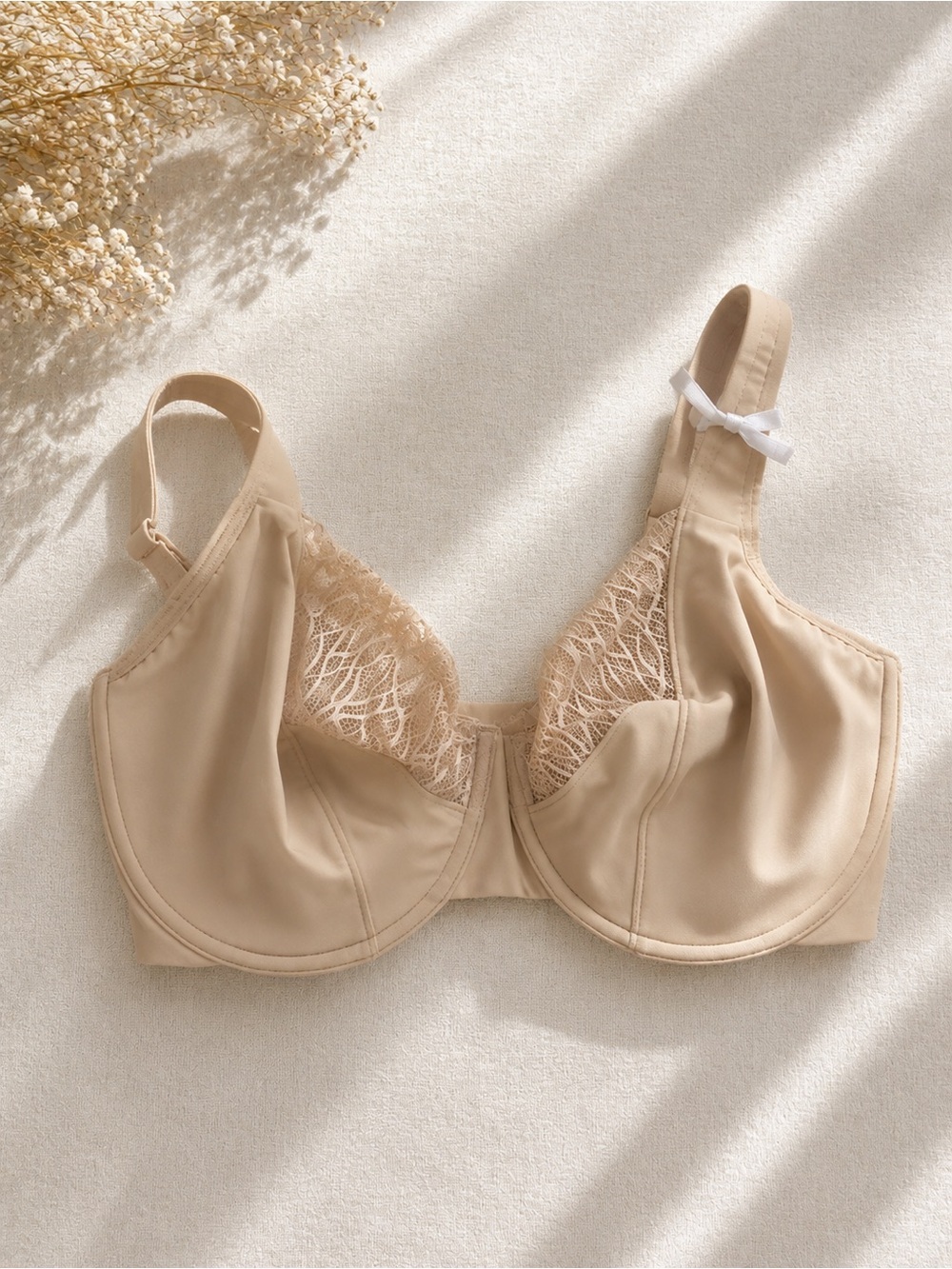 Vanity Fair Nude Lace and Smooth Underwire Bra